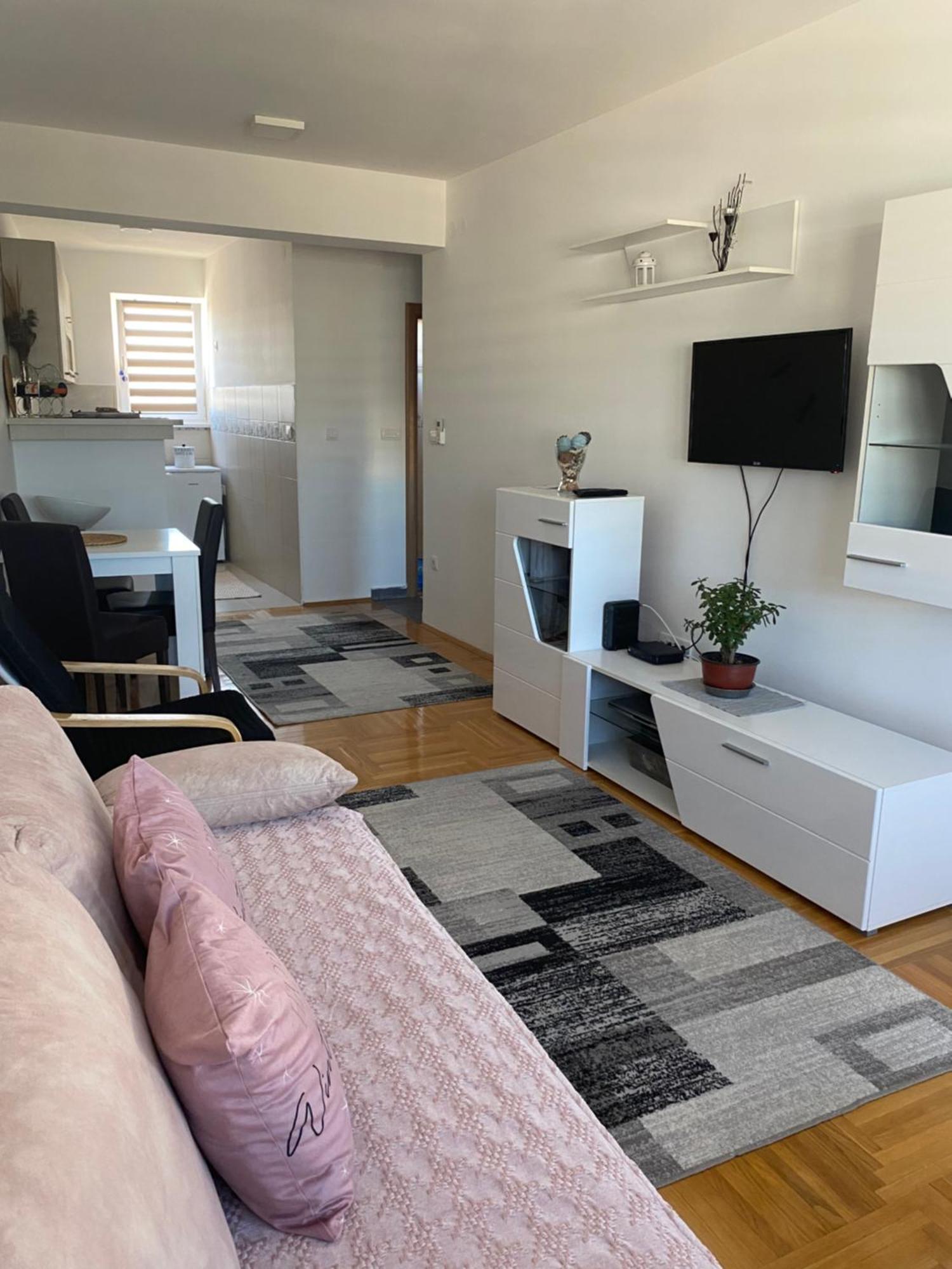 Mka Suite Kragujevac Esterno foto