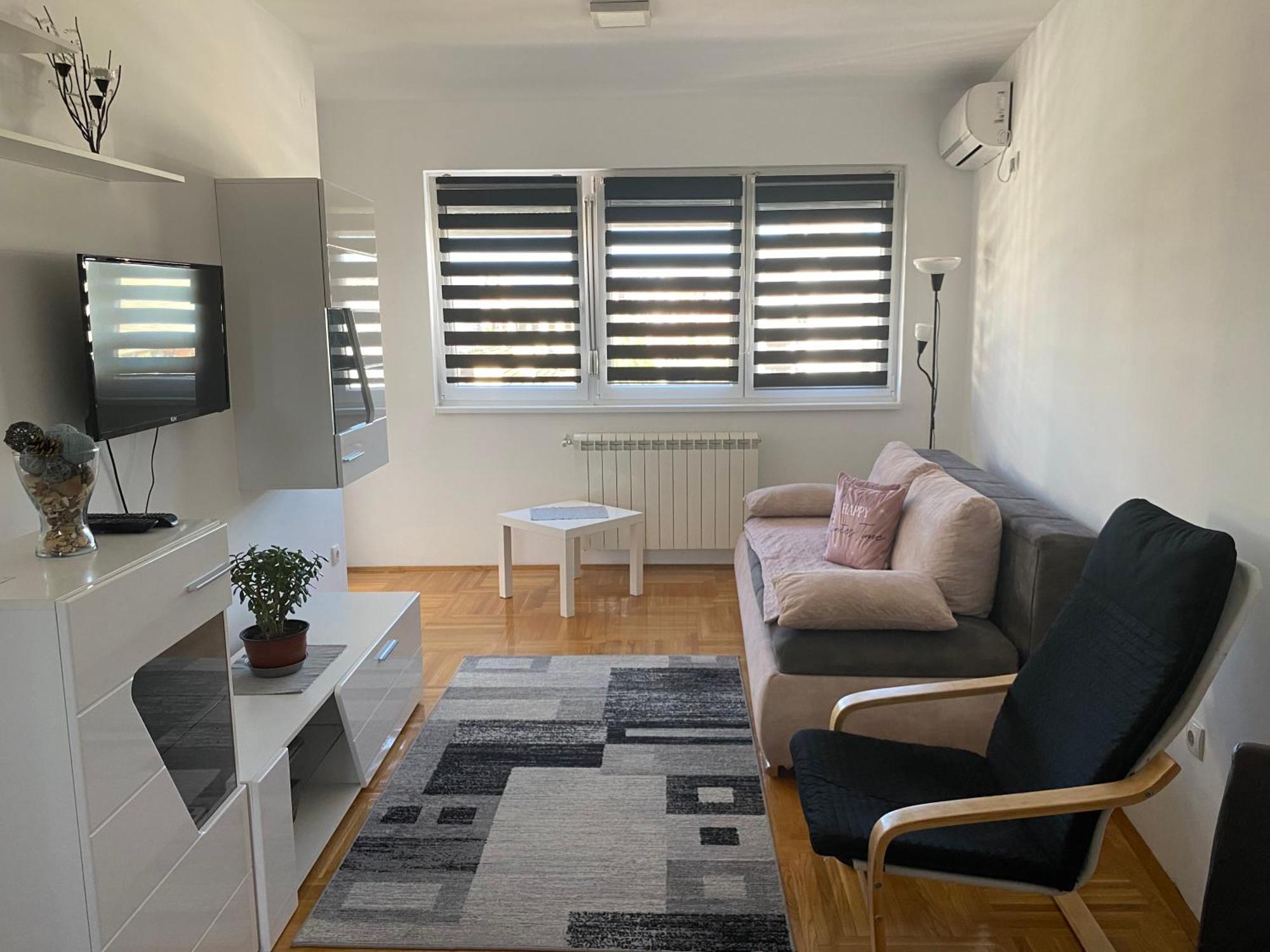 Mka Suite Kragujevac Esterno foto